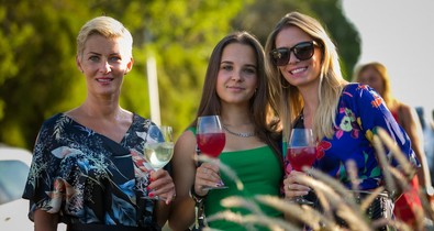 Woodstock a balatoni hegyoldalban, pezsgővel, gourmet közönséggel - Jön a Paloznaki Jazzpiknik