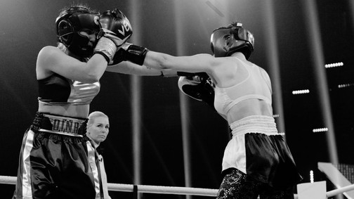 Mérő Vera: „A ringben a legjobban felépített celeb-maszk is lehullik. És ez az emberközeli, esendő állapot valóban izgalmas”