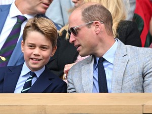 György herceg megindító mérföldkőhöz ért, mindezt Vilmos hercegnek öltözve