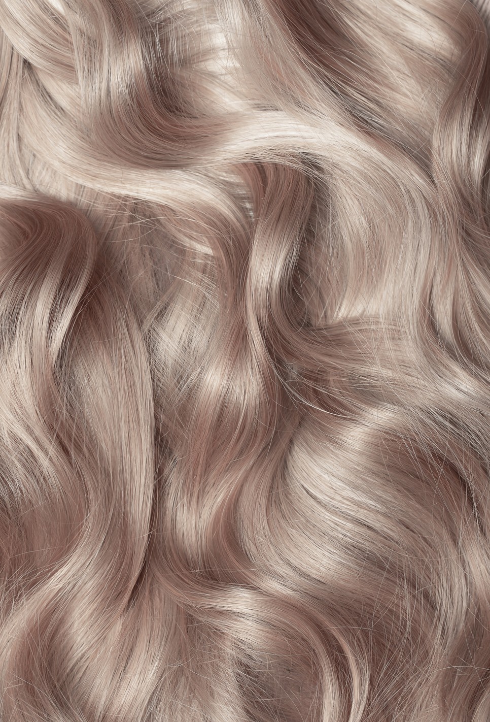 A lila sampon segítségével semlegesítheted a szőke haj sárgás tónusait