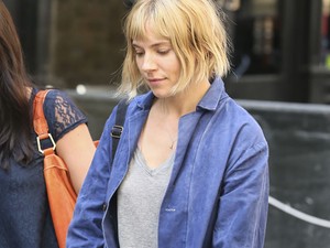 Wow! Sienna Miller frizurája durván megváltozott
