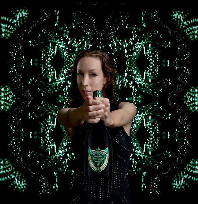 Iris van Herpen öltöztette fel a Dom Pérignont