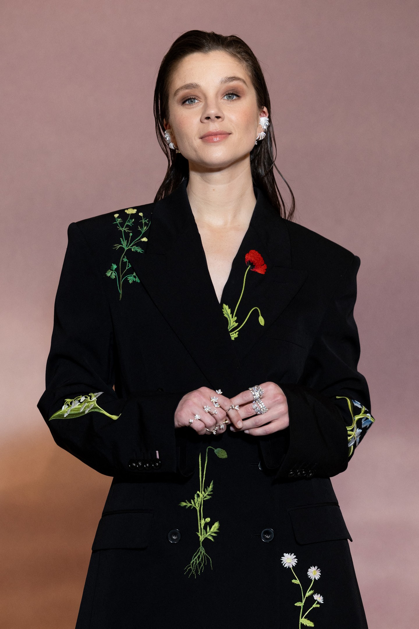 Claudia Jessie, vagyis Eloise Bridgerton valójában 36 éves. 