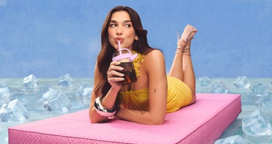 Dua Lipa és a Nespresso együtt inspirál új kávés kalandokra