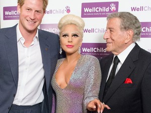 A nap képe: Harry herceg Lady Gagával ismerkedik