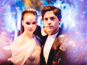 Olvadásveszély: Íme Palvin Barbara és Dylan Sprouse legszerelmesebb pillanatai