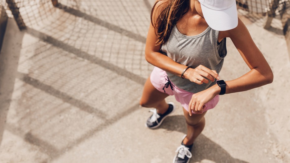 A futás az egyik legeszköztelenebb sport, csupán egy pár futócipőre, egy kis akaraterőre és néhány alapvető kiegészítőre van szükséged, amiket most a GLAMOUR-Napok ideje alatt kedvezményesen beszerezhetsz