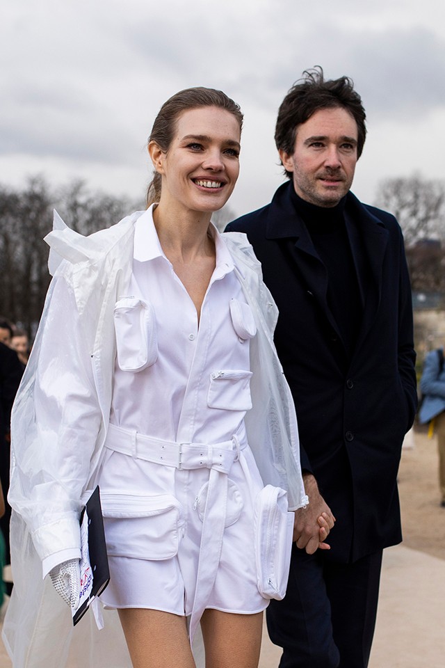 A szupermodell Natalia Vodianova teljesen váratlan menyasszonyi ruhában ment férjhez