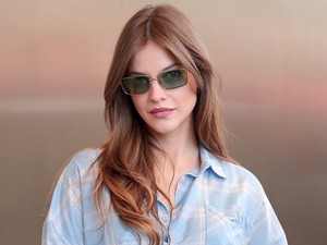 Palvin Barbara szűk felsőben villantotta meg babapocakját, a modell valami álomszép kismama