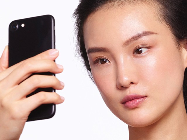 A te bőröd milyen állapotban van? Próbáld ki a Vichy első bőröregedési algoritmusát és megtudhatod!