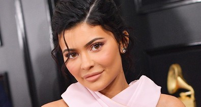 Tessék? Kylie Jenner falán óvszerek lógnak