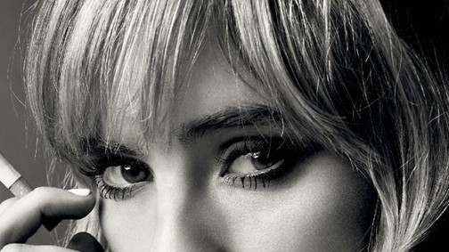 A durcás arcú Suki Waterhouse lába előtt hever a divatvilág és Hollywood