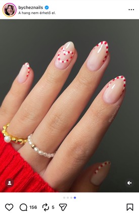 Cukorkás - szinte ugyan olyan egyszerű elkészíteni, mint a pöttyözést, mégis tipikus karácsonyi mintát varázsolhatsz vele körmeidre. Hát nem édes?