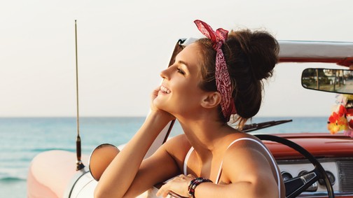 A TRESemmé és a Celeni az év ellenállhatatlan divatszíneiben hozza el a nyár legtutibb kiegészítőjét, a bandanát!