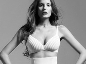 Idén is Ebergényi Réka a legszexibb fürdőruhamodell