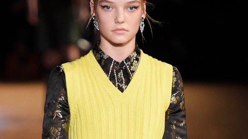 14 évesen a kifutón - háborog a szakma