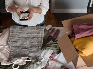 Nem kellenek súlyos összegek egy fenntartható ruhatár kialakításához