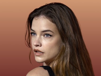 Palvin Barbara felszabadította a melleit, hatalmas dekoltázst villantott a New York-i divathéten