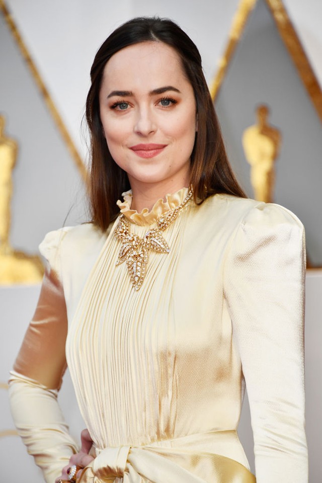 Dakota Johnson Oscar 2017