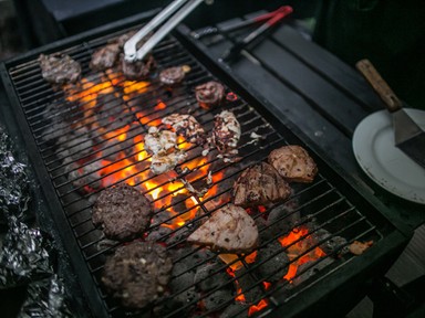 Nyári BBQ-estek az ARAZ Étterem belső teraszán