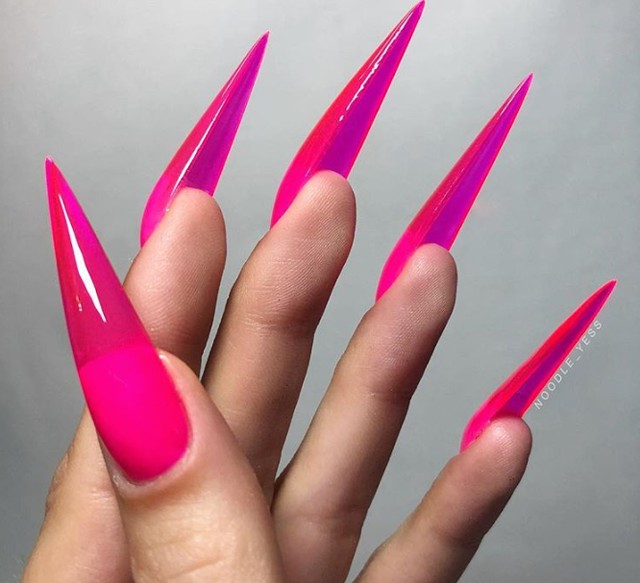 Átlátszó manikűr