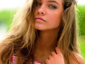 Calzedonia fürdőruha-katalógus Palvin Barbarával