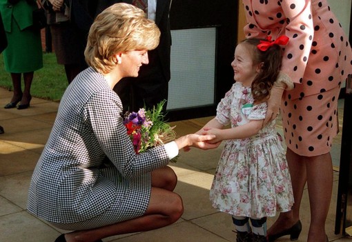 Hogy férhetett el egy emberben ennyi szeretet? 10 lélekemelő fotó Diana hercegnéről, amit minél több embernek látnia kell