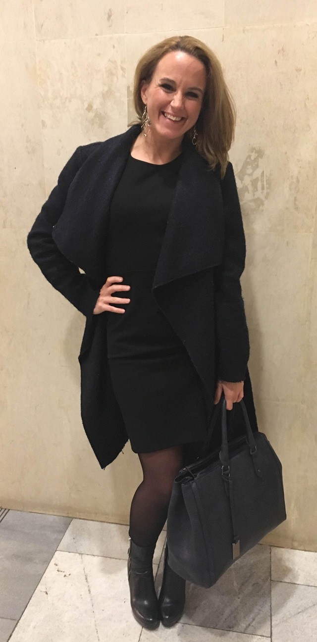 Kollányi Zsuzsi színházba megy