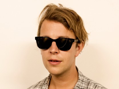 ˝Sokkal válogatósabbak lettünk, nem kötelezzük már el magunkat˝ - Tom Odell zenéről, szerelemről mesélt nekünk a Szigeten