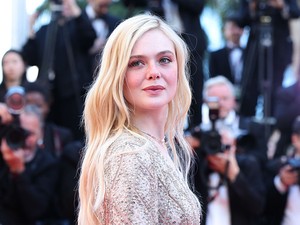 Elle Fanning Michael Kors szettjét gyakorlatilag bármelyik nő szívesen elfogadná