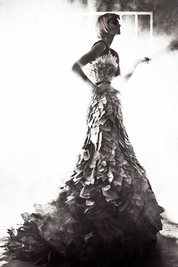 Papírinstallációk és divat -  Interjú Németh Edina és Merő Péter tervezőkkel