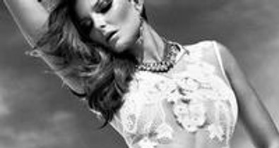 Magyar bombázó a parton