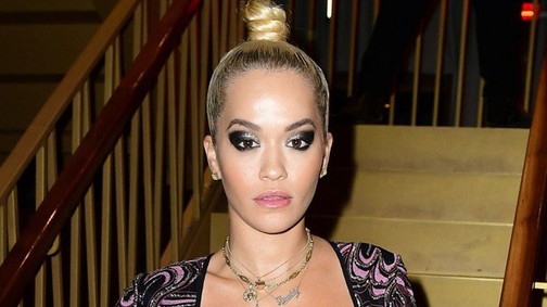 Brutális, Rita Ora teljesen meztelen