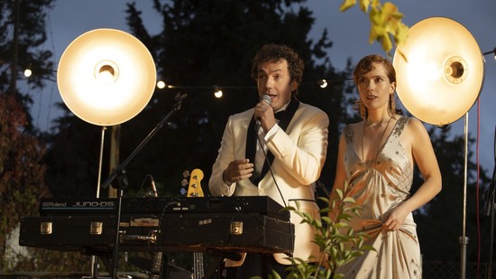 A nyár utolsó napja választ ad a kérdésre: a pároknak az egybekelést vagy a különválást kellene megünnepelniük?