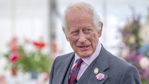Egy nő ölelést kért Károly királytól - senki nem számított arra, ami ezután történt