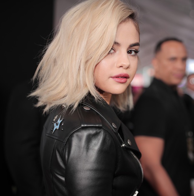 Selena Gomez egy 38 évvel ezelőtti gyilkossági ügy felderítésén dolgozik