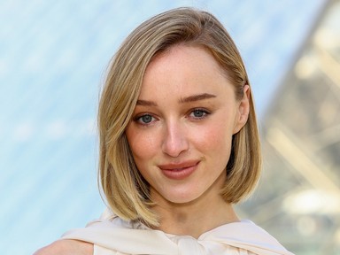 Férjhez ment A Bridgerton család Daphnéja, ennek a jóképű férfinak mondta ki a boldogító igent Phoebe Dynevor