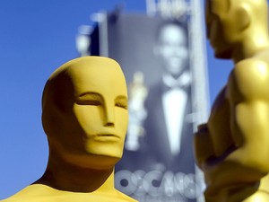 Találd meg Oscart a rengeteg C-3PO között