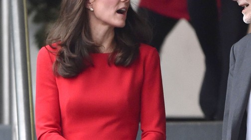 Kate Middleton menyecske ruhában