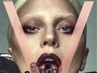 Lady Gaga és vőlegénye szex után szelfiztek a divatlap címlapjára