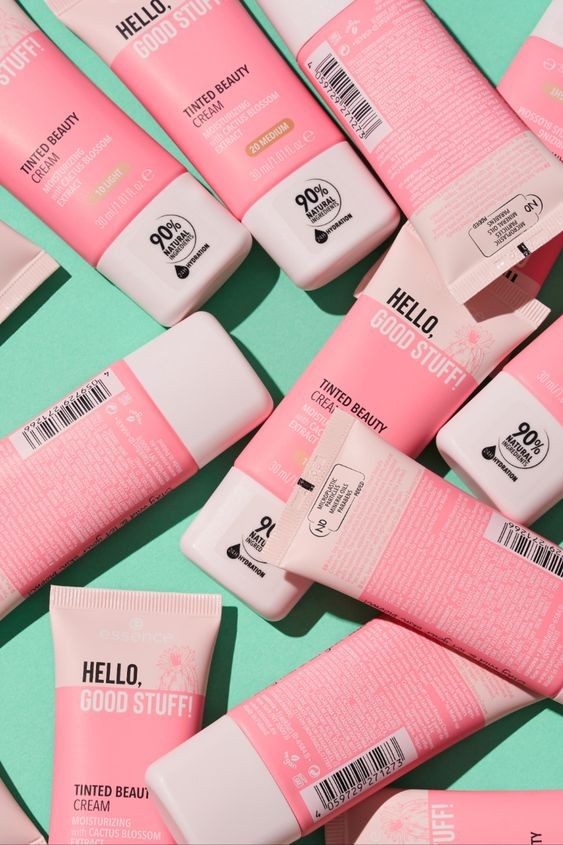 Hello, Good Stuff! színezett beauty krém ESSENCE 1499 Ft