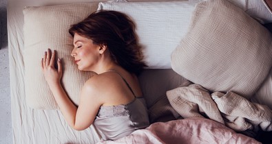 Kiderült! Ennyi perccel több alvásra van szüksége a nőknek, mint a férfiaknak