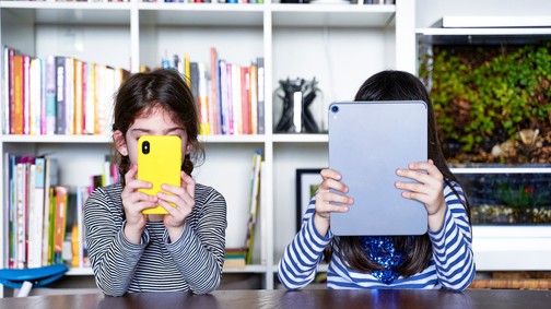 Sok szülő talán elcsodálkozik azon, hogy kétéves korig egyáltalán nem ajánlott a digitális eszközök használata