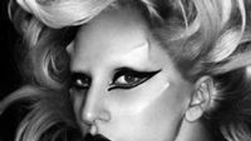 Körmök a&#39;la GAGAaahhh