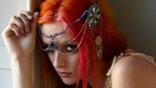 A grunge-özvegy saját kollekciója