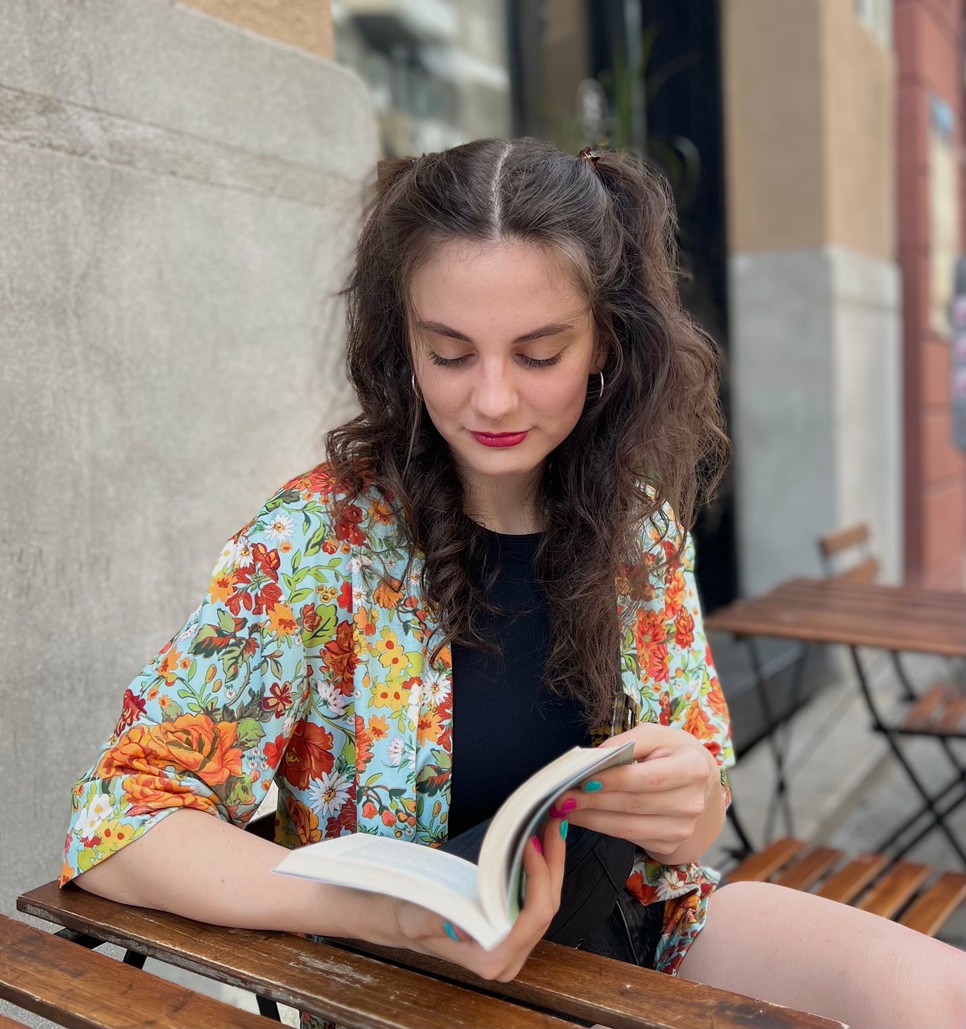 Puskás Ágota terápiás jelleggel kezdett írni