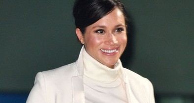Hamarabb jön a baba? Meghan Markle pocakja óriásinak tűnik ebben a ruhában