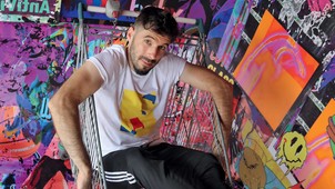 Áthidalhatatlan, hogy a digitalizáció bemásszon az életünkbe - interjú Dóczi Attila aka Májkül Nájt képzőművésszel