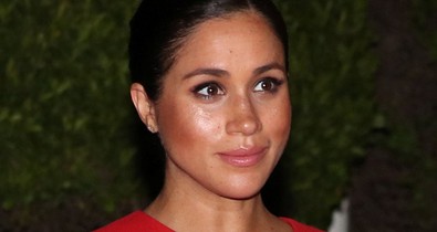 Meghan Markle megérkezett Marokkóba és pirosat viselt, nem is akármiért