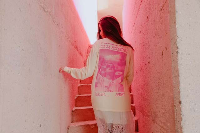 Megmutatjuk Taylor Swift és Stella McCartney közös kollekcióját: döntsd el te, megéri-e az árát